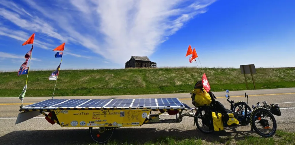 Canada.Old Hut near Mossleigh