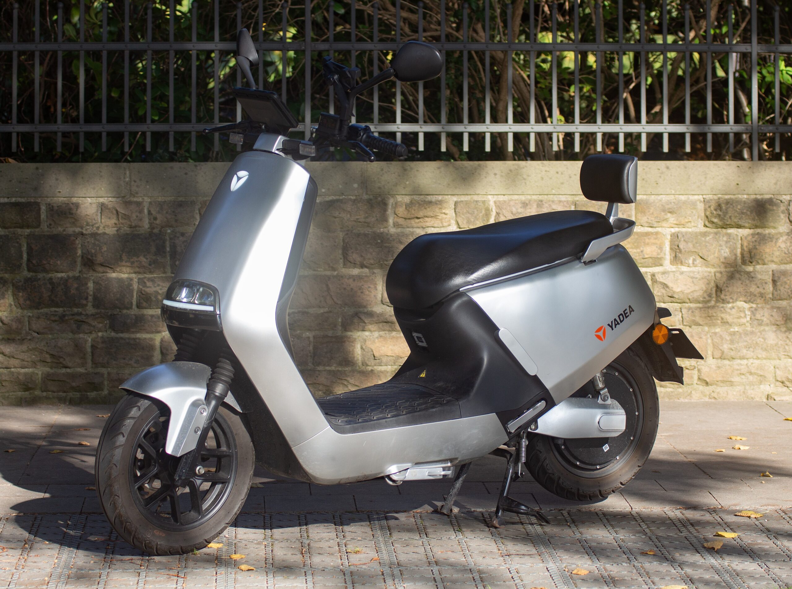 Sodium-Ion Scooters Under $600: Yadea Bets on Lithium-Free Batteries