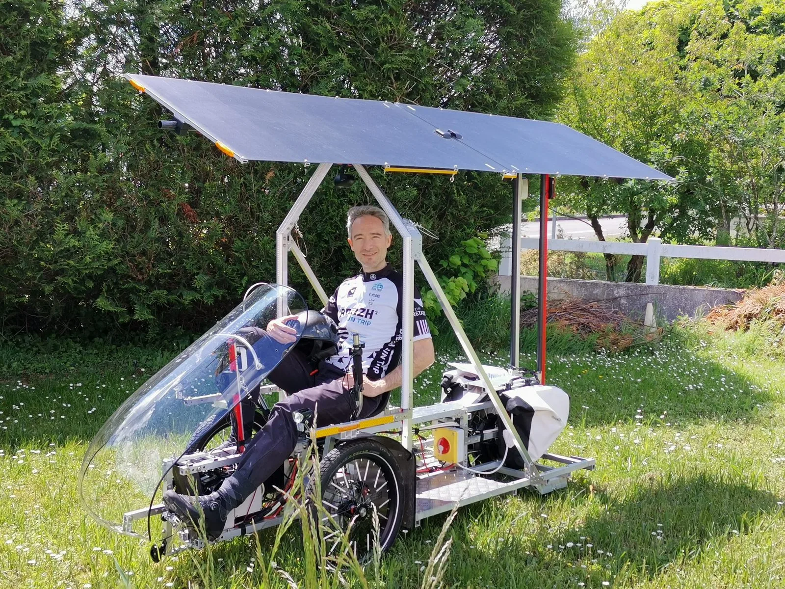 Adrien Acres – A Modified Vhélio Solar Quad