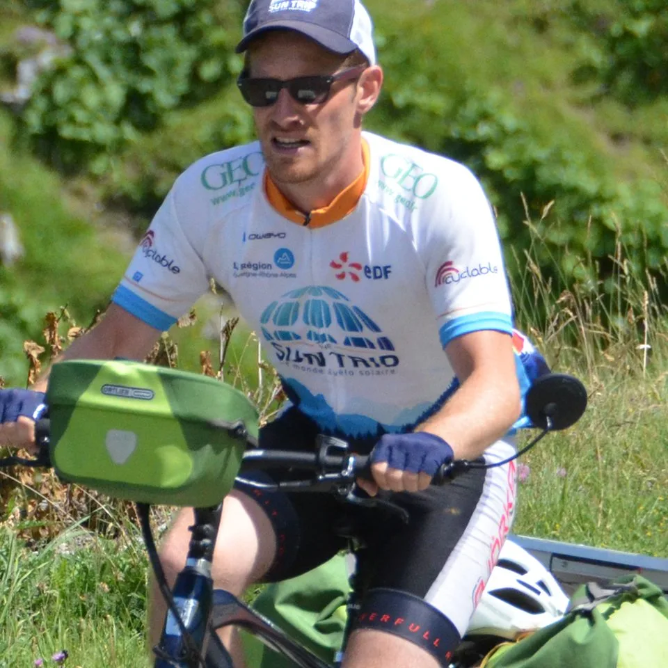 Arnaud Roulland – A Solar Cargo Bike with Electric Panel Tilt
