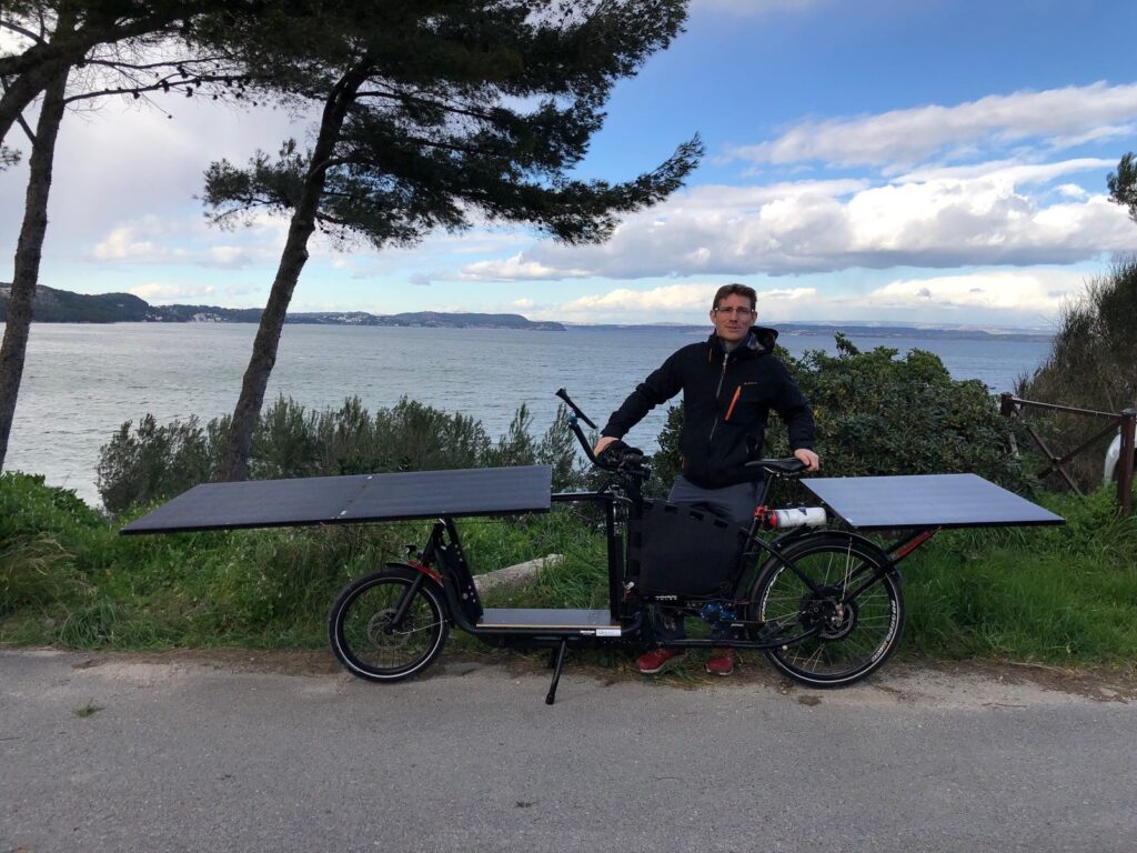 Arnaud Roulland – A Solar Cargo Bike with Electric Panel Tilt