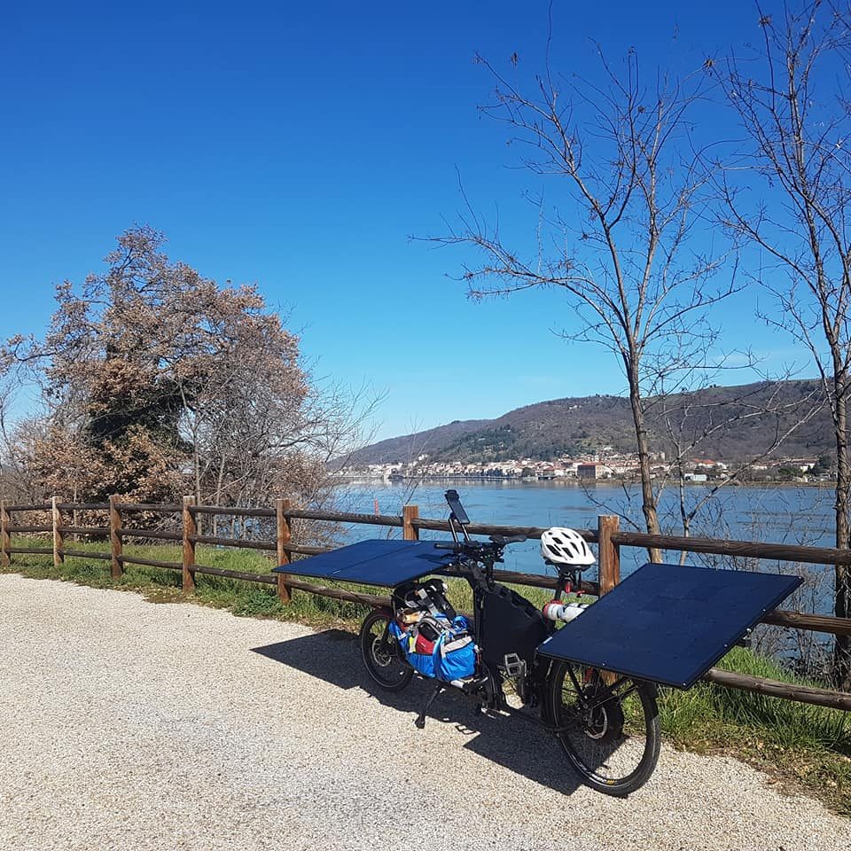 Arnaud Roulland – A Solar Cargo Bike with Electric Panel Tilt