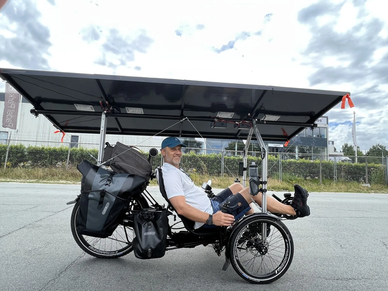 Bay2Bay – Two Belgian Solar Trikes with 500 W Roofs
