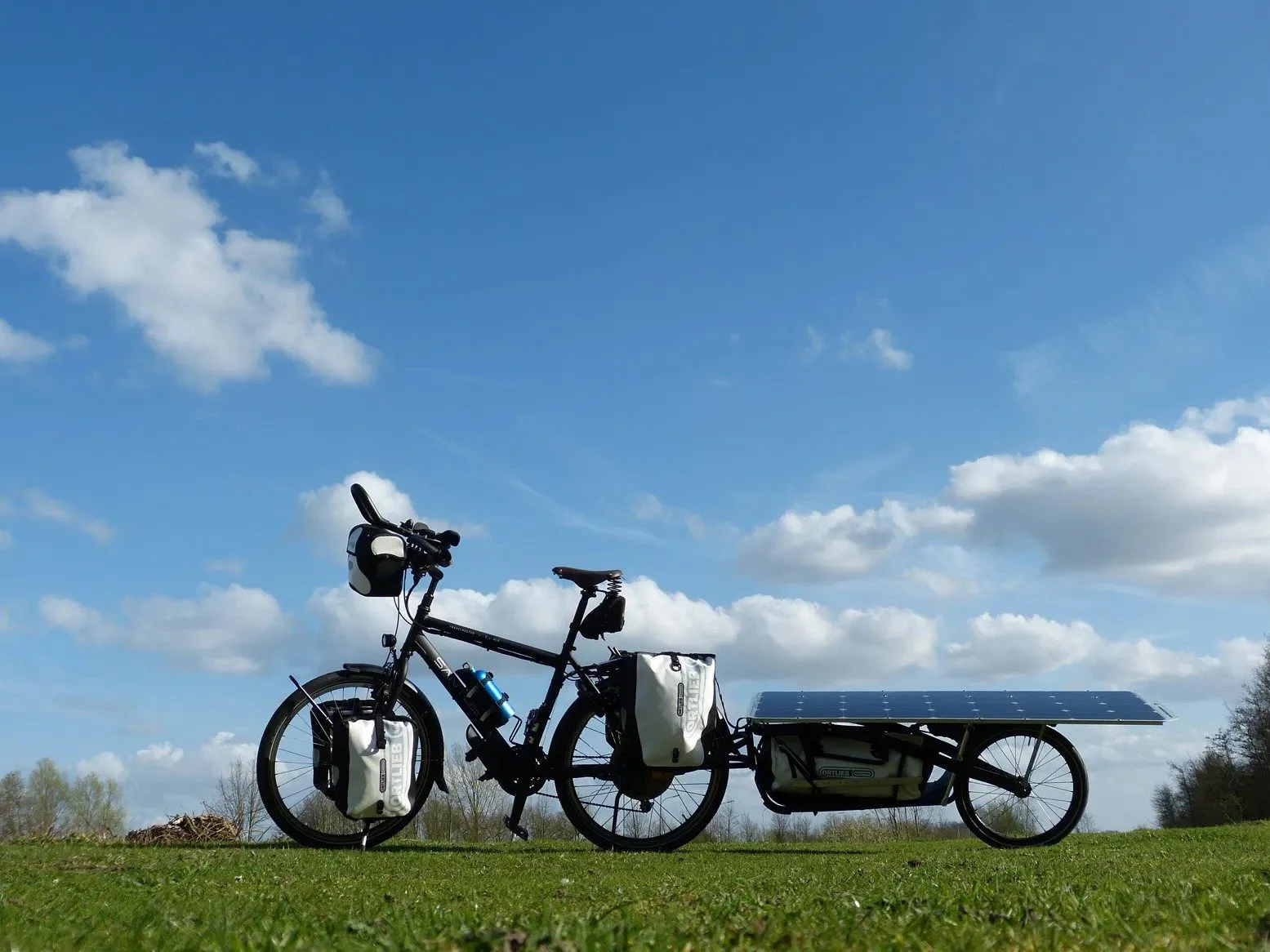 Dirk Huyghe & Jan Goedertier – Solar Bike on The Sun Trip 2015