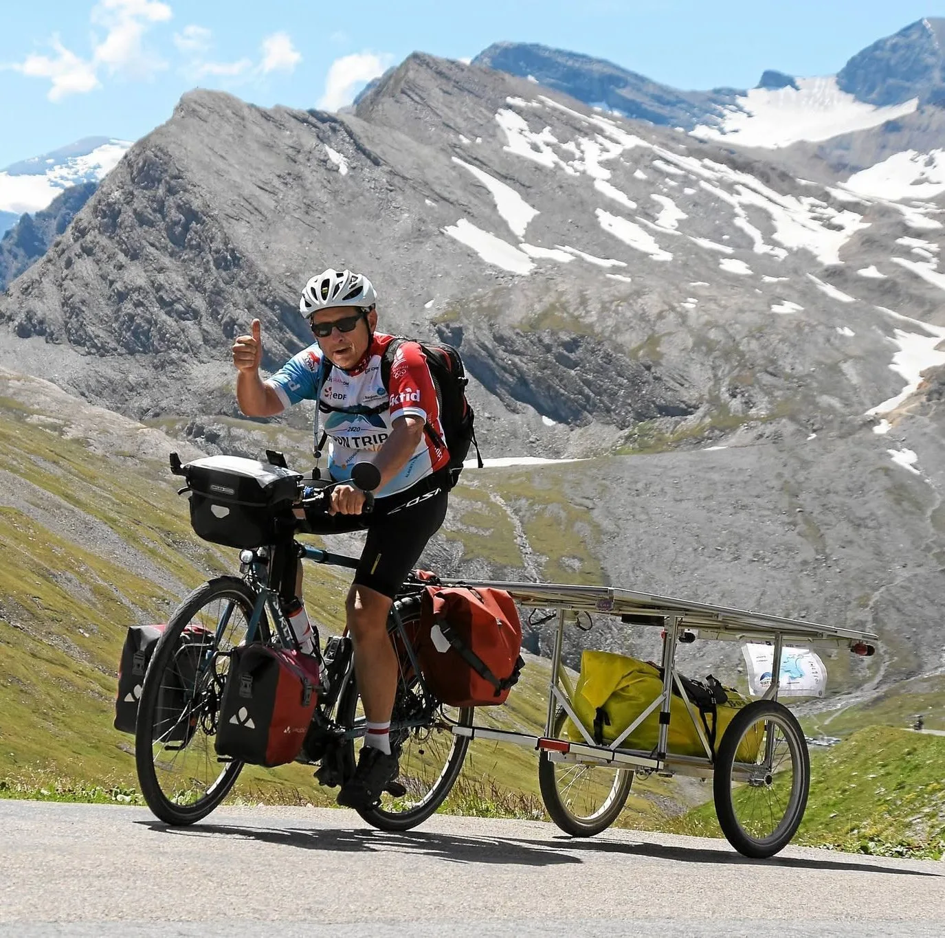 Gilles Andrea – A Surly Travel Bike with a Solar Trailer