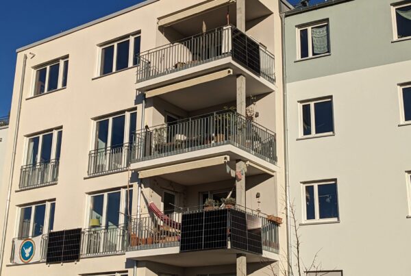 Apartment balconies fitted with plug-in solar panels